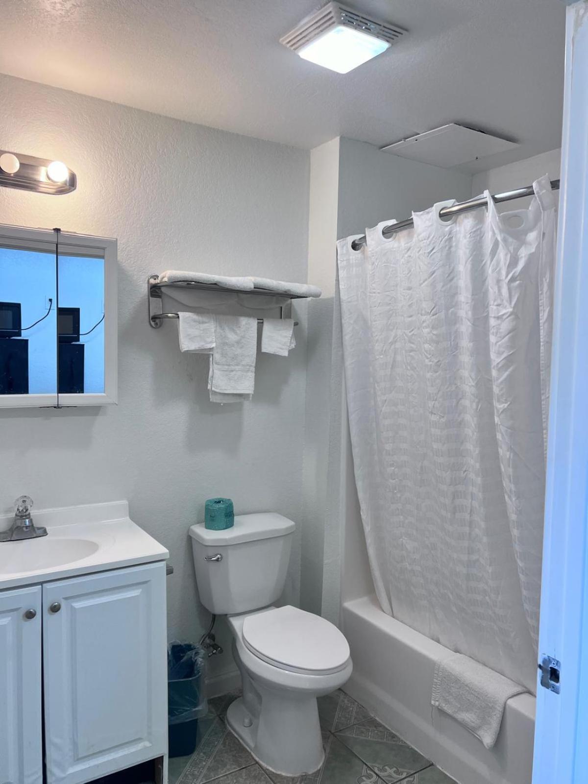 Oyo Garden Inn And Suites Pearsall I-35 East Exteriér fotografie